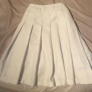 White pleated skirt, worn only a few times, forever 21